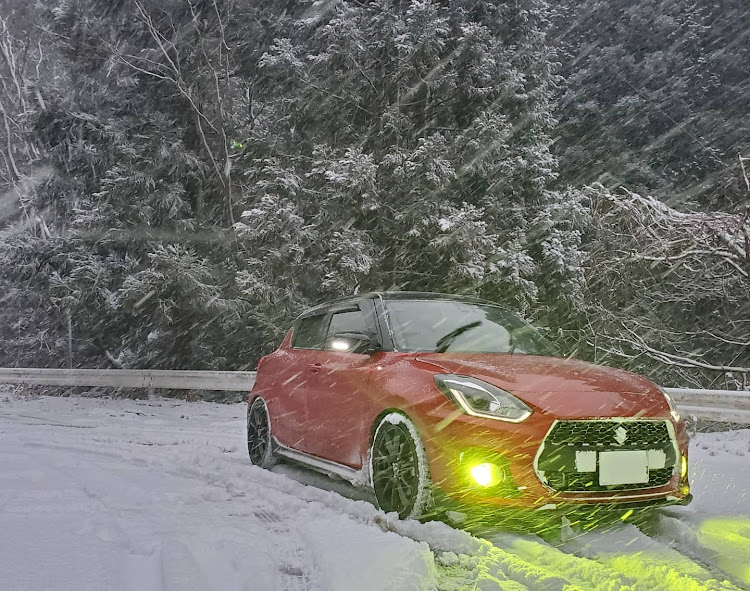 スイフトスポーツのドライブ・雪国・スパ羅漢に関するカスタム事例の投稿画像3枚目