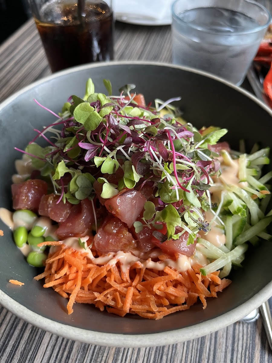 Tuna poke bowl