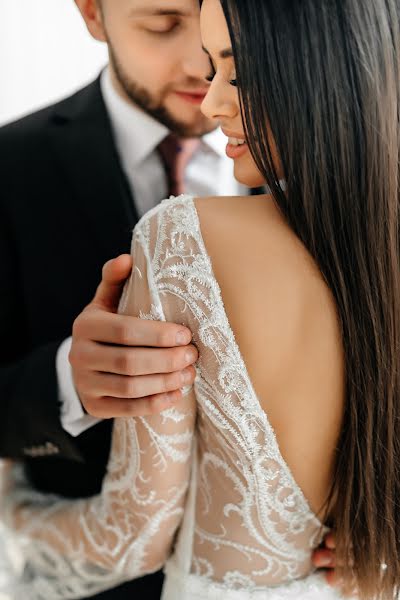 Fotografo di matrimoni Artem Policuk (id16939686). Foto del 15 febbraio 2018