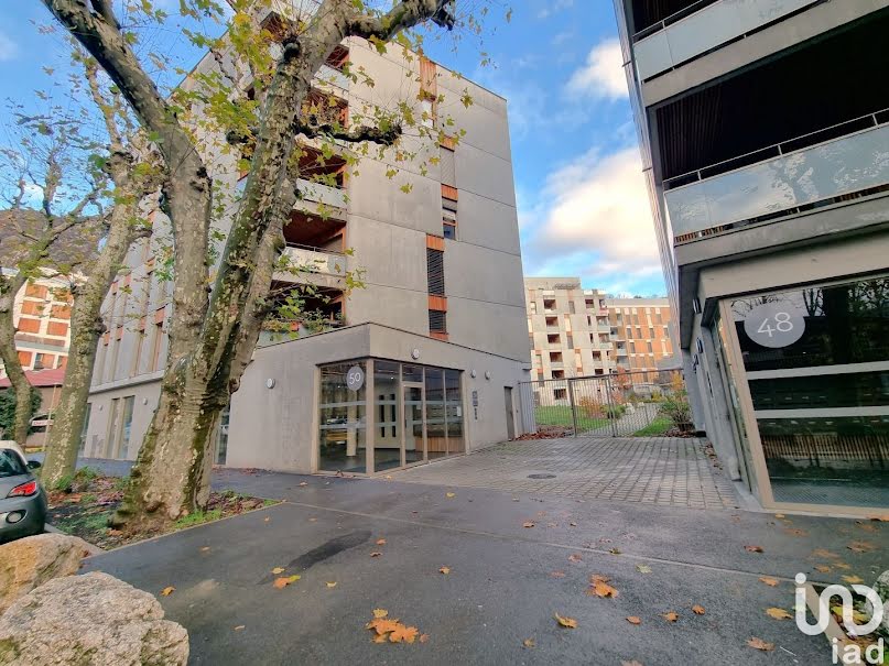 Location  locaux professionnels  120 m² à Grenoble (38000), 1 690 €