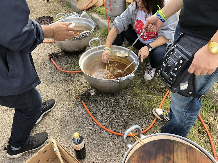 レガシィツーリングワゴンの晴れ☀️・食事中・芋煮会・山形・名物に関するカスタム事例の投稿画像3枚目