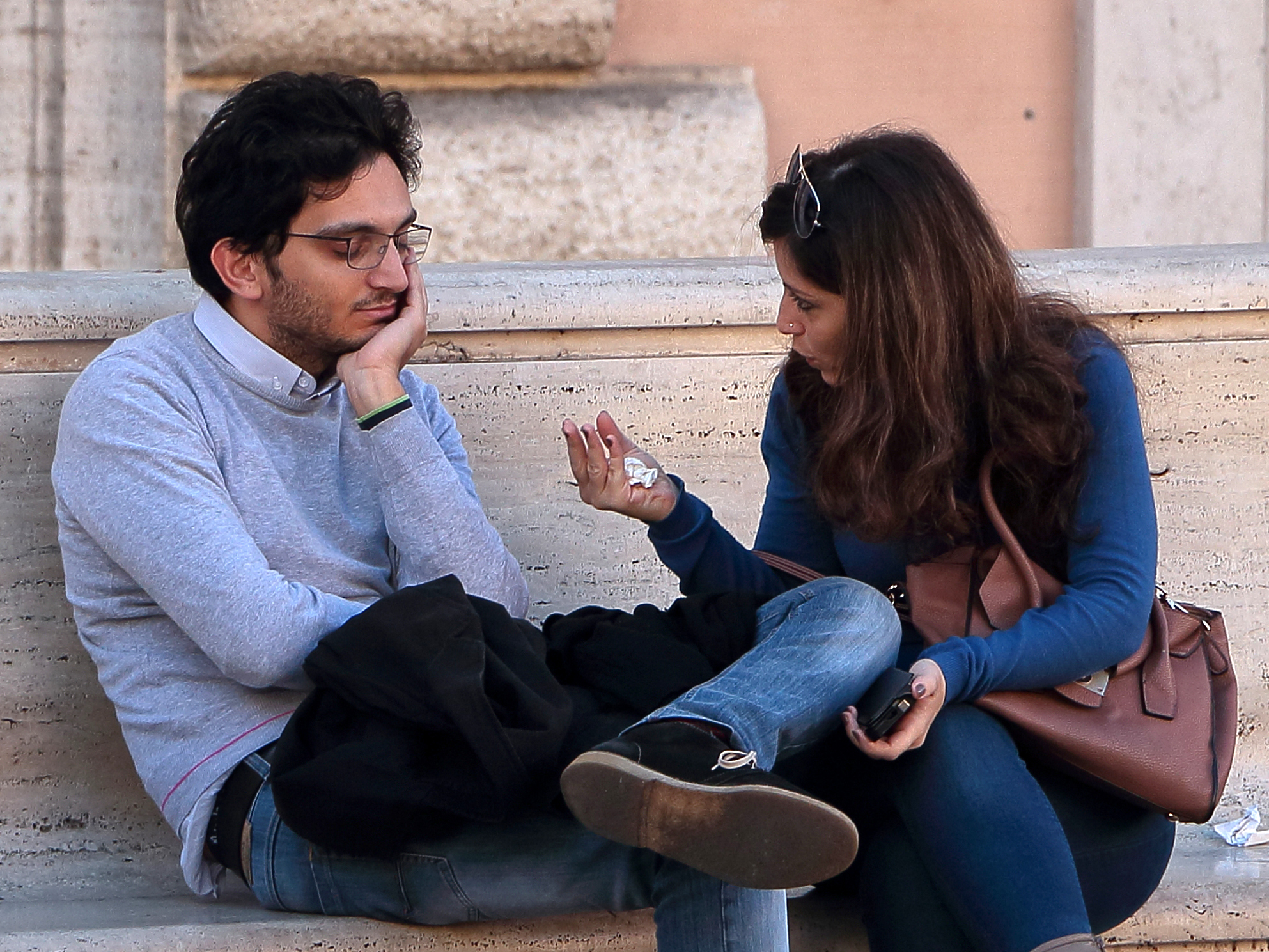 Lei parla e gesticola ma non c'è migliori sordo di chi non vuol sentire di romano