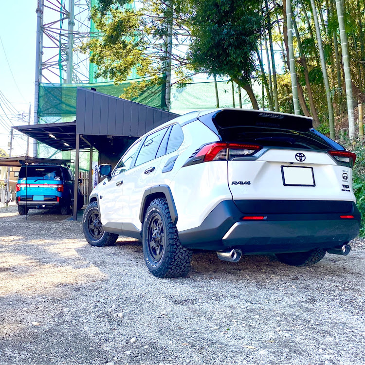 RAV4のTOYOTA・RAV4・バックショット・オフロード感・ピックアップは突然やってくるに関するカスタム事例の投稿画像3枚目