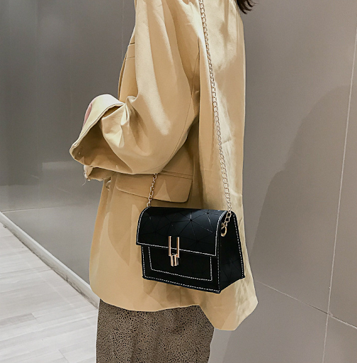 Title 4, Versatile Crossbody Bag for Everyday Use Lightw...