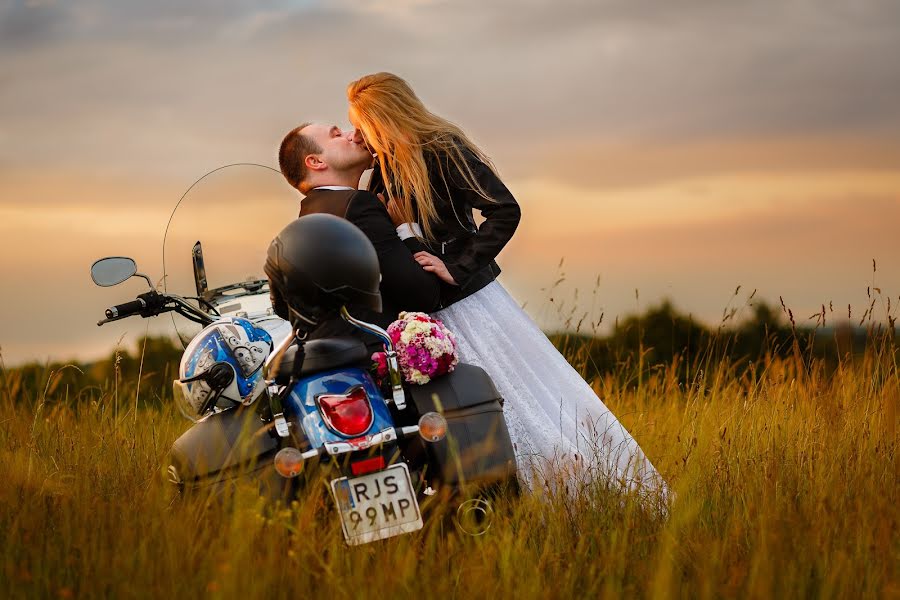 Fotografo di matrimoni Michał Wiśniewski (michalwisniewski). Foto del 10 febbraio 2015