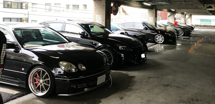 クラウンアスリートの関門オフ・立体駐車場・撮影・写真・イッキに投稿に関するカスタム事例の投稿画像4枚目