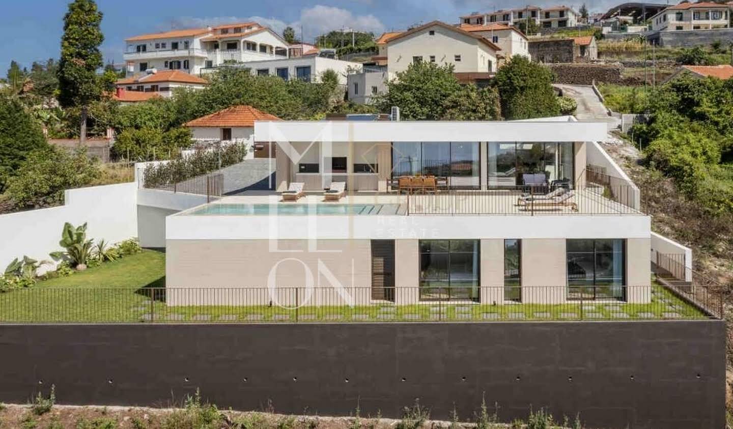 House with pool and terrace Estreito da Calheta