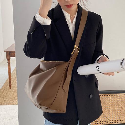 Title 7, Womens Large Capacity Crossbody Bag Everyday B...