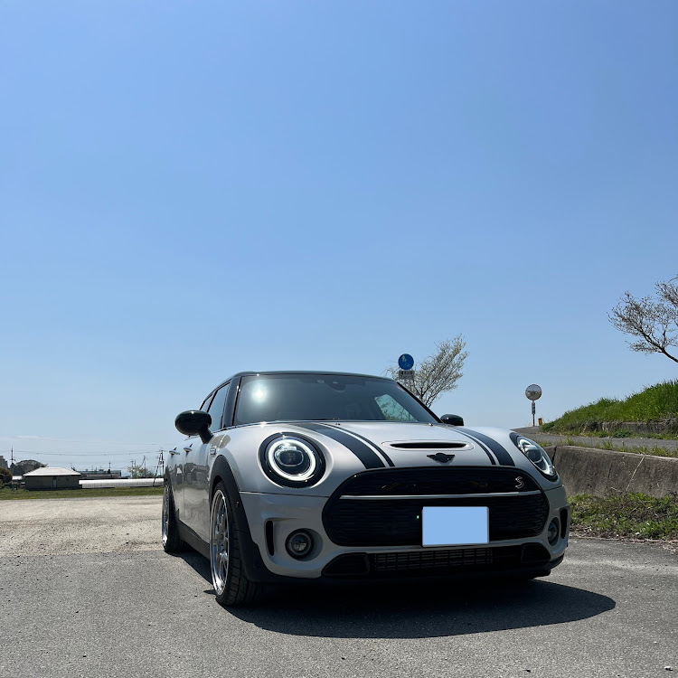 ミニ クラブマンのグリル塗装完了・DIY・F54に関するカスタム事例の投稿画像1枚目