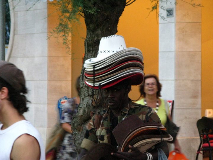 Venditore di cappelli di FrancescoVenturelli