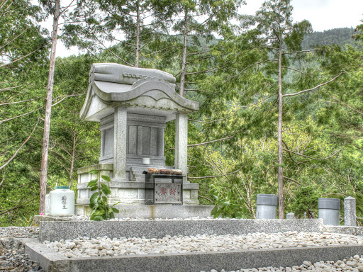 猪笹王霊廟の祠