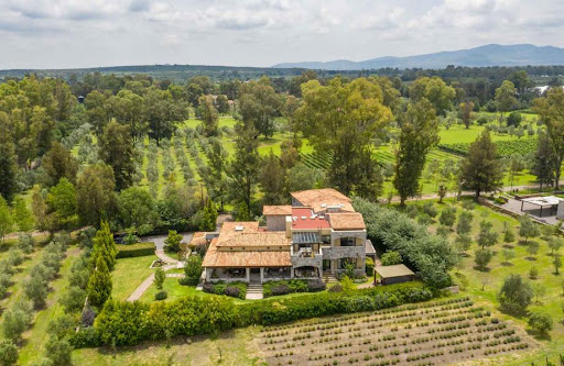 Maison avec piscine et jardin 1