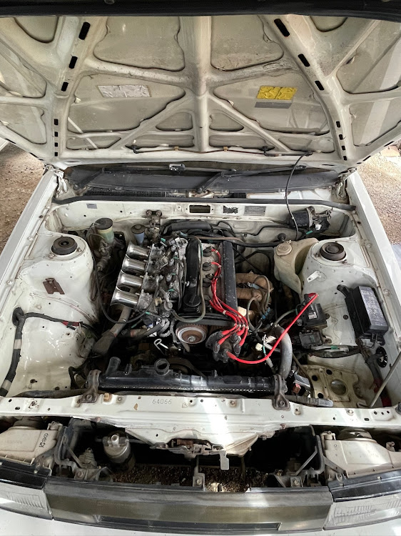 カローラレビンの20バルブ・2ドアレビン・AE86・4スロに関するカスタム事例の投稿画像2枚目