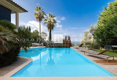 Villa with pool 4