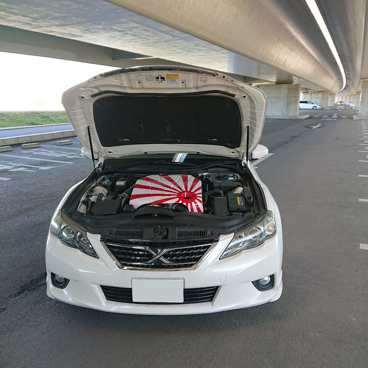 マークXの橋をバックに・モノクロ祭り便乗に関するカスタム事例の投稿画像2枚目