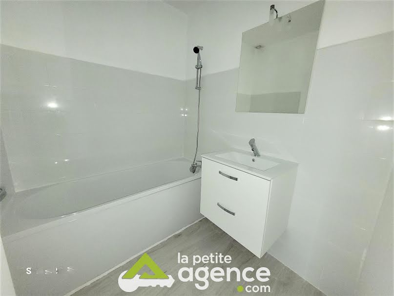 Location  duplex 3 pièces 60 m² à Montluçon (03100), 560 €