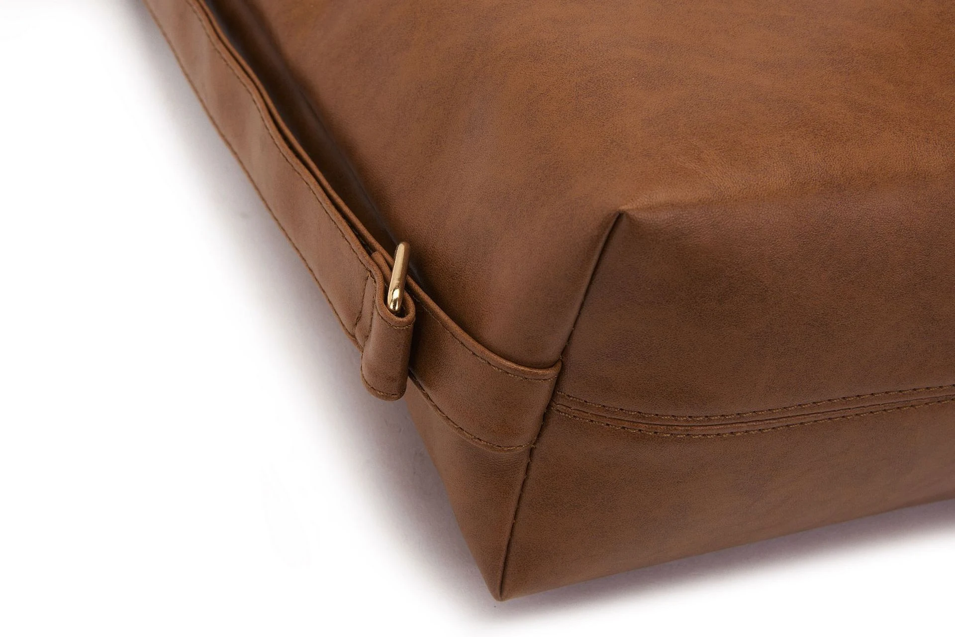 Title 11, Bolso bandolera de cuero encerado con aceite re...