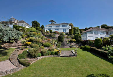 Maison avec terrasse 1