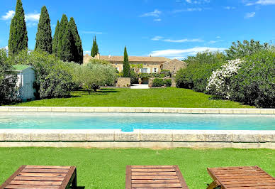 Property with pool and garden 4