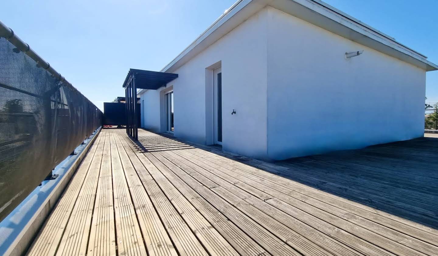 Apartment with terrace Le Bouscat