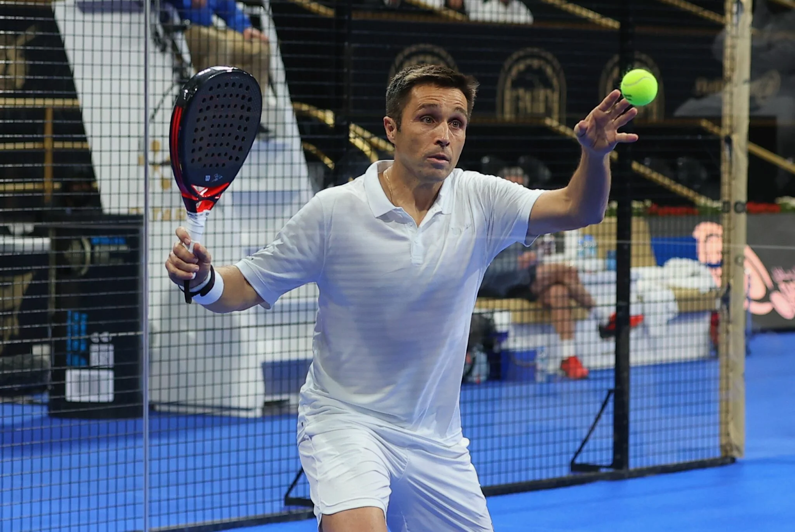 Fernando Belasteguín durant un match de padel 