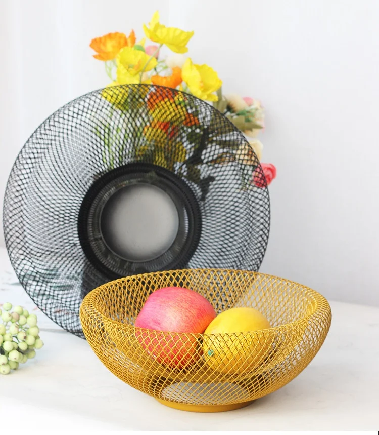 Panier à fruits en treillis métallique en fer forgé nordique créatif, idéal pour ranger et présenter fruits et légumes, design aéré et décoratif.
