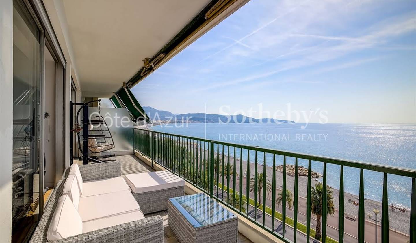 Appartement avec terrasse en bord de mer Nice