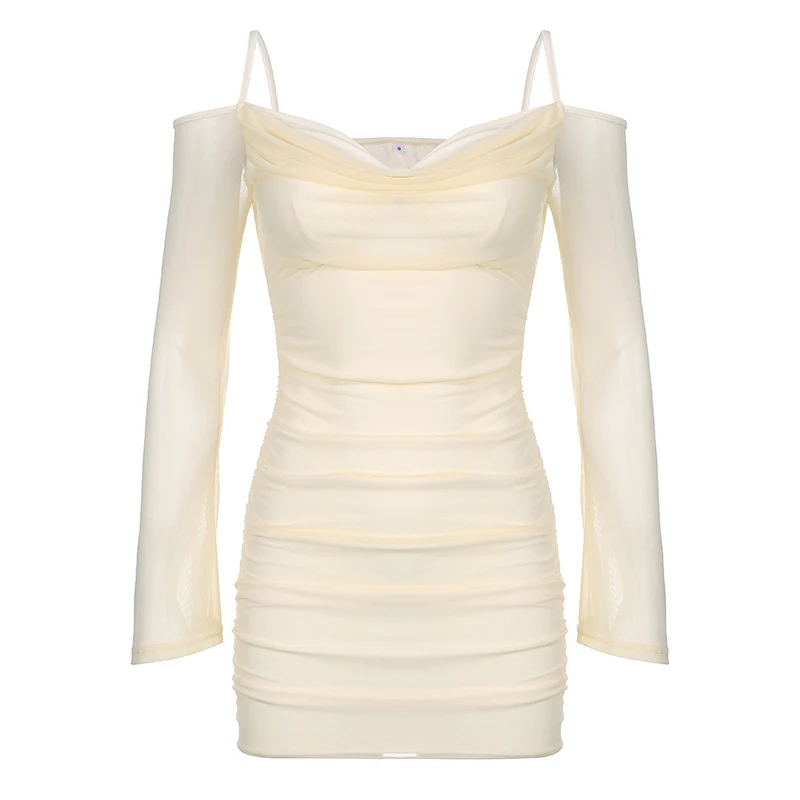 Robe épaules nues à manches longues, pour une silhouette affinée et élégante. Idéale pour les soirées et événements spéciaux.