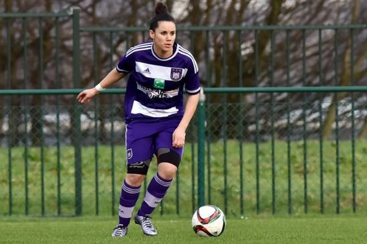 Frans international van Anderlecht zet voetbal even opzij voor ... zwangerschap