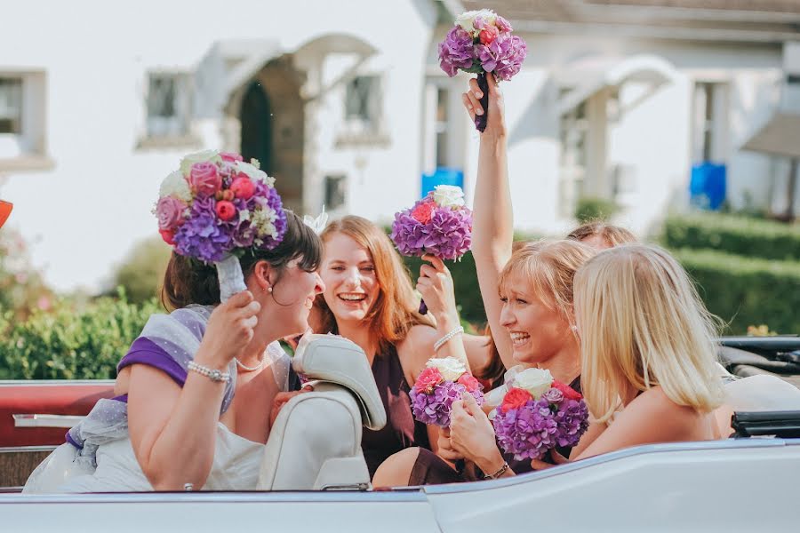 Fotógrafo de casamento Yuliya Suvorova (atelierfotofleur). Foto de 21 de julho 2015