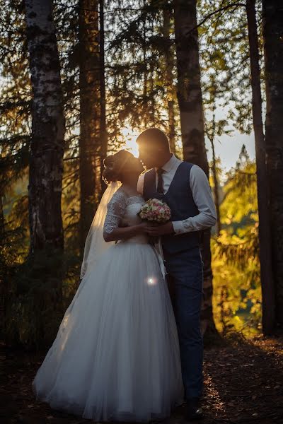 Fotógrafo de casamento Darina Luzyanina (darinalou). Foto de 21 de novembro 2019