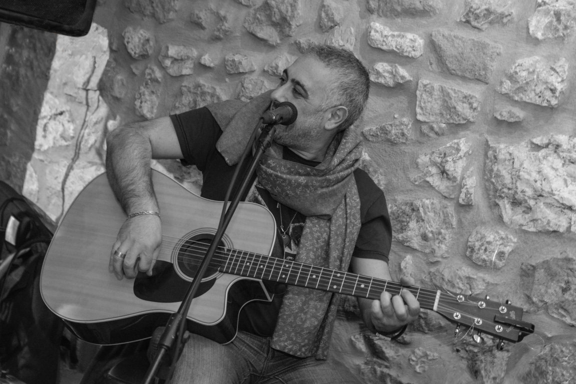 Live Acustic di MoMMo87