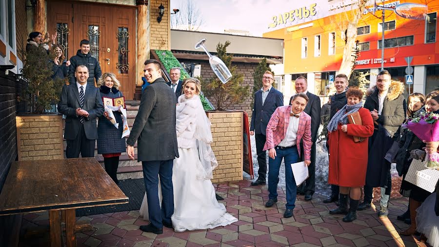 Fotógrafo de casamento Evgeniy Menyaylo (photosvadba). Foto de 11 de março 2019