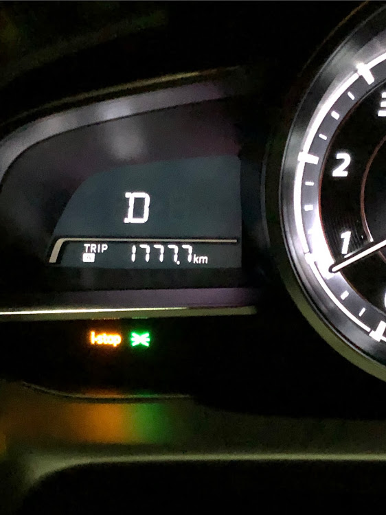 デミオの毎日投稿継続中・立体駐車場は盛れる・2月もよろしくお願いします・昭和シェル派・大雪警報に関するカスタム事例の投稿画像2枚目