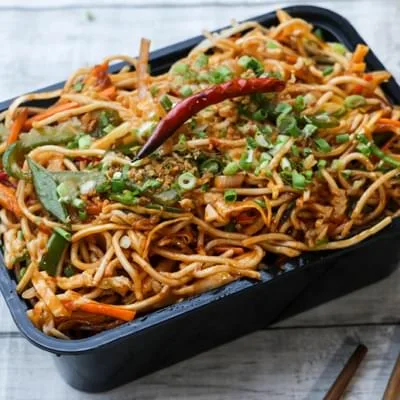 Veggie Noodles In Chilli Garlic Regular