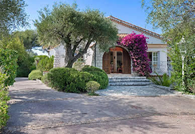 Villa avec piscine et jardin 10