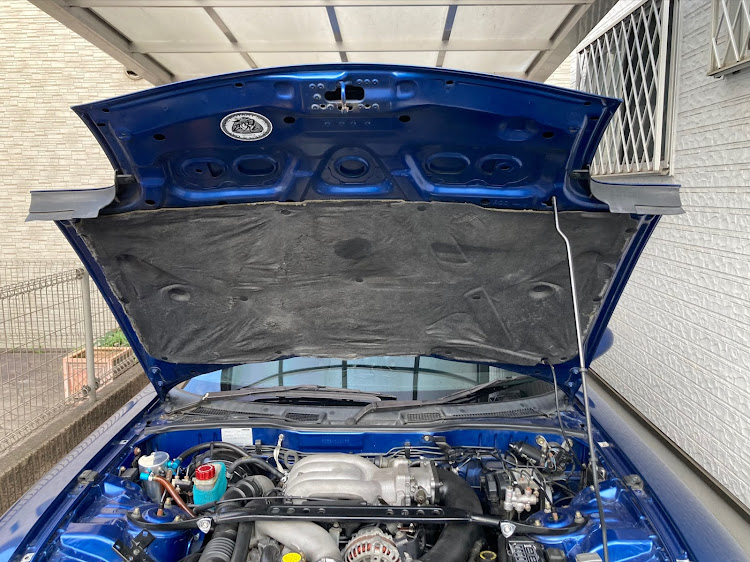 RX-7のなな吉さんに感謝・長距離移動に向けて予防整備・ボンネットインシュレーター補修・リトラカバー補強・ロータリー魂に関するカスタム事例の投稿画像3枚目