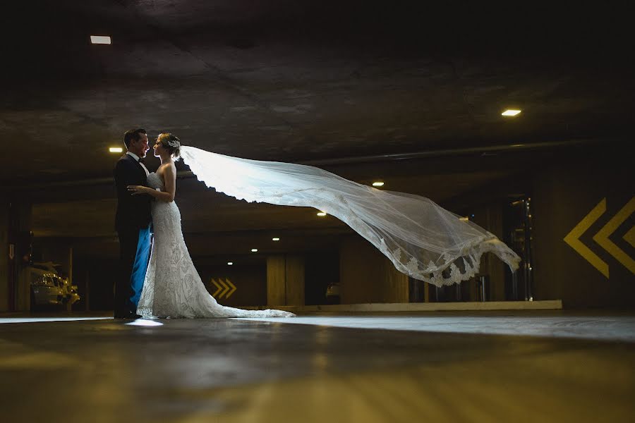 Fotógrafo de casamento Angel Velázquez (avweddings). Foto de 16 de julho 2018