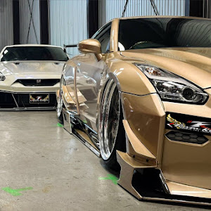 NISSAN GT-R