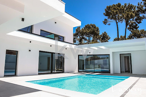 House with pool and terrace 2