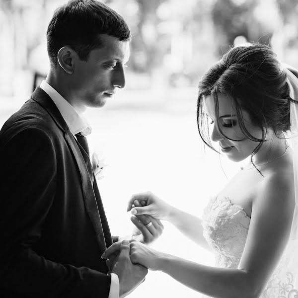 Fotógrafo de casamento Valeriy Moroz (fotomoroz). Foto de 30 de janeiro 2019