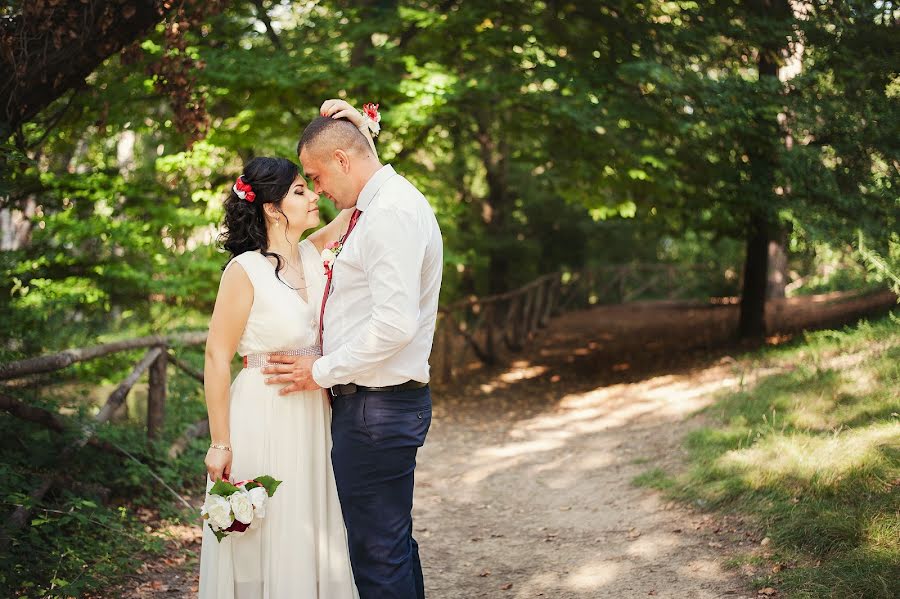 Fotografo di matrimoni Yana Nazarenko (yana2018). Foto del 30 luglio 2019