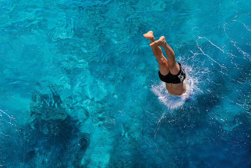 Un tuffo dove l'acqua è più blu........... di Danan