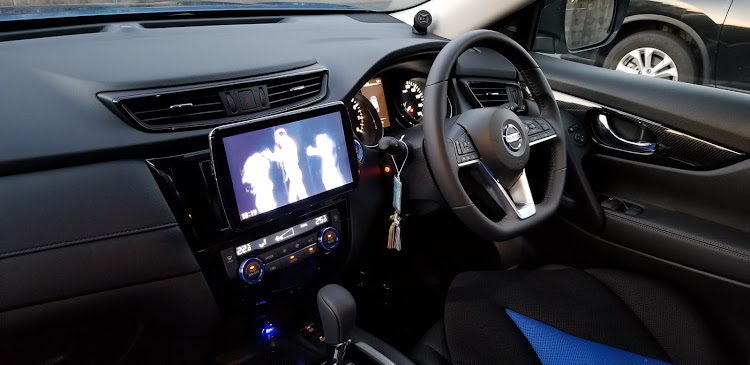 エクストレイルのエクストレイル・PanasonicストラーダCN-F1XVD・カロッツェリアに関するカスタム事例の投稿画像3枚目
