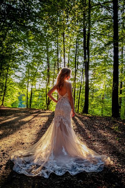 Fotógrafo de casamento Maciej Kwasiżur (notofotostudio). Foto de 27 de agosto 2020