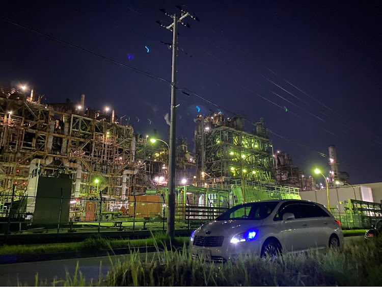 マークXジオの夜の撮影会・カプチーノ・車種名エンブレムは有り派・お題提出・車種名エンブレムは無し派に関するカスタム事例の投稿画像3枚目
