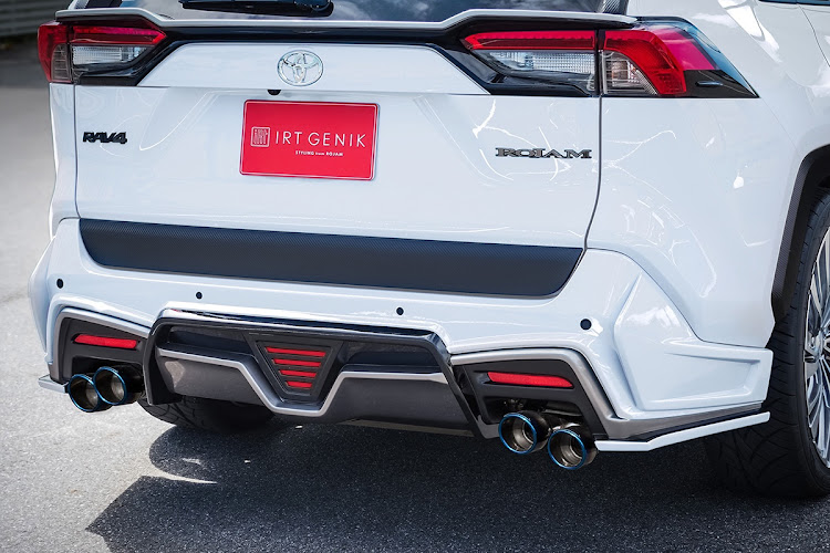 RAV4のTOYOTA・RAV4・マフラー・マフラーサウンドに関するカスタム事例の投稿画像1枚目