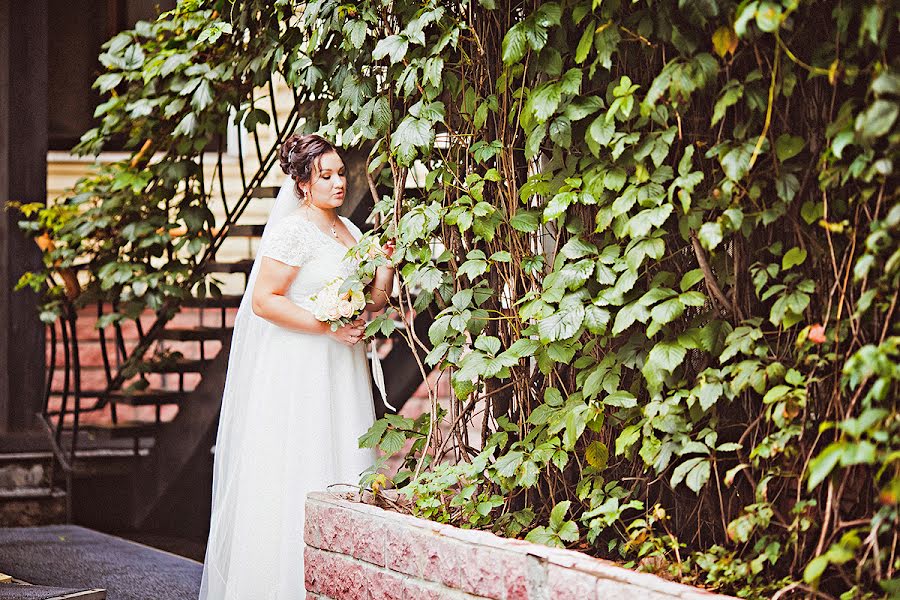 Fotografo di matrimoni Olga Shtanger (olyazaolya). Foto del 31 gennaio 2020