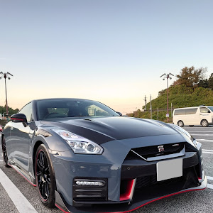 NISSAN GT-R