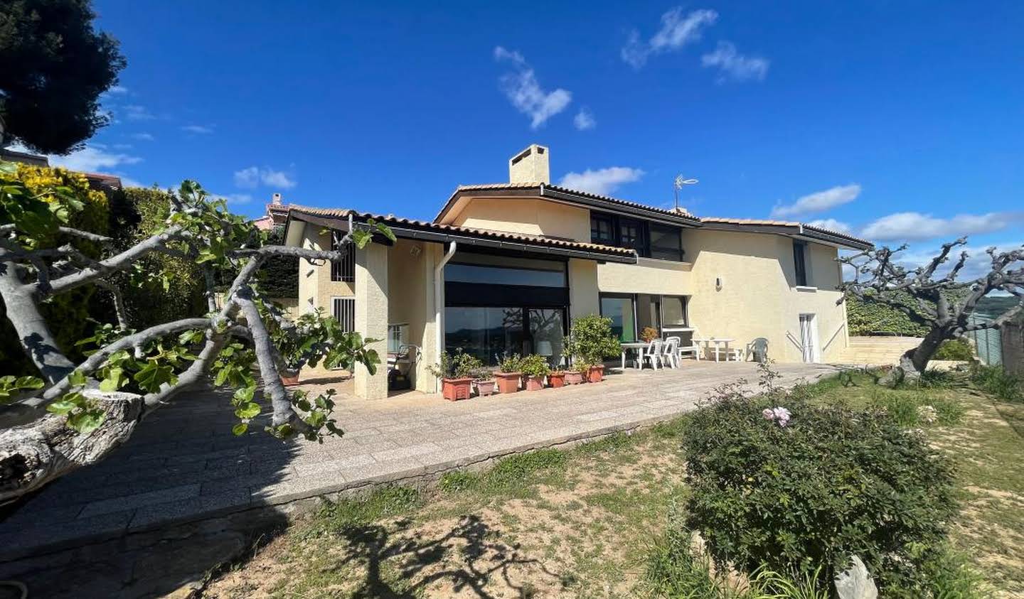 Villa with pool and terrace Bandol